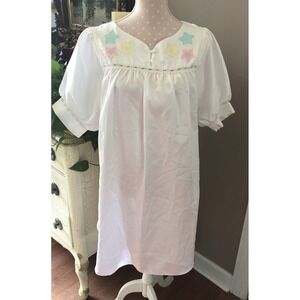 Vtg Moomoo 60s Moonlight Bay Short Gown White Satin Look Flowers Lace Size L